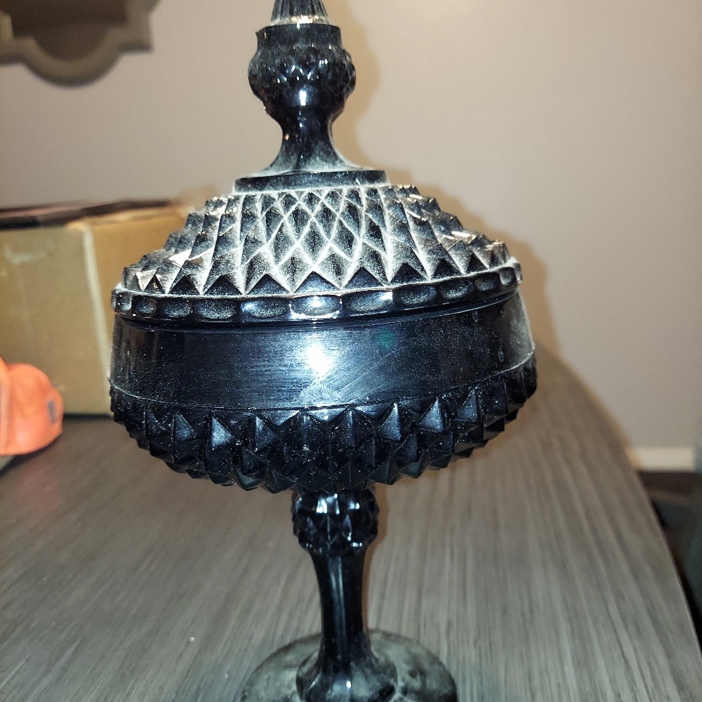 Glass decoration/candy holder